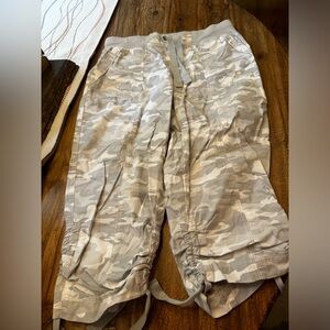 Calvin Klein Performance camo print convertible capri pants, worn once